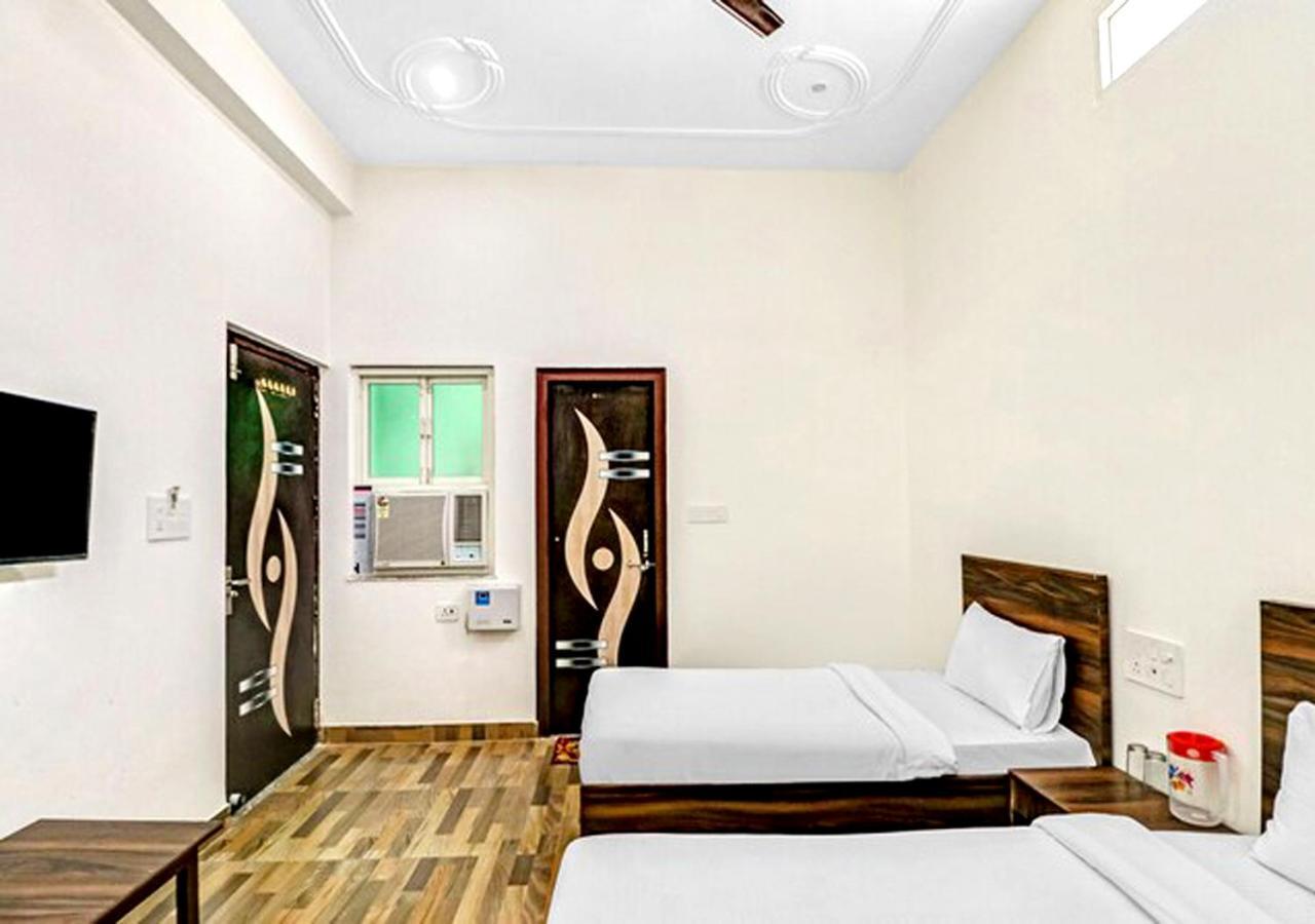 Nv Palace Hotel Vrindāvan Exterior foto